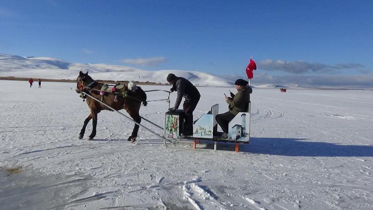 Atlı kızaklar, Çıldır Gölü’nde tura başladı
