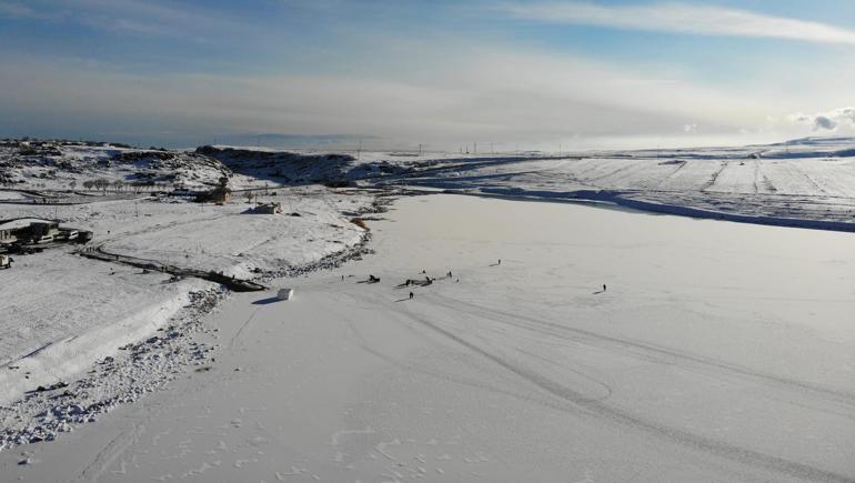 Atlı kızaklar, Çıldır Gölü’nde tura başladı