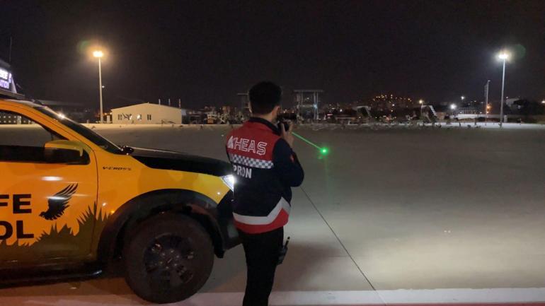 İstanbul ve Sabiha Gökçen havalimanlarında kuş sürüleri için ornitologlar görev başında