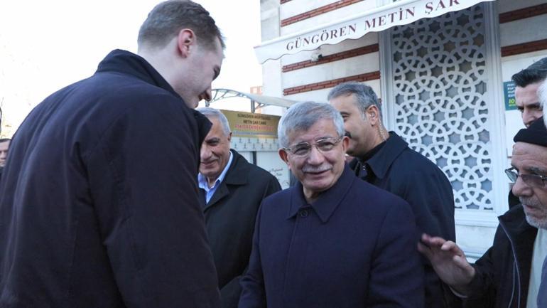 Ahmet Davutoğlunun yengesi son yolculuğuna uğurlandı