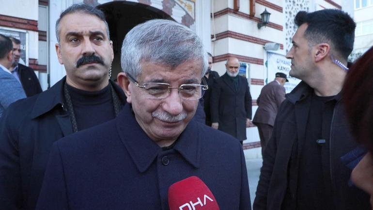 Ahmet Davutoğlunun yengesi son yolculuğuna uğurlandı