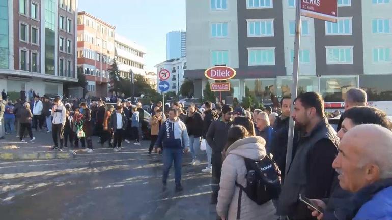 Şişlide otomobil yayalara çarptı; 2 ölü 6 yaralı