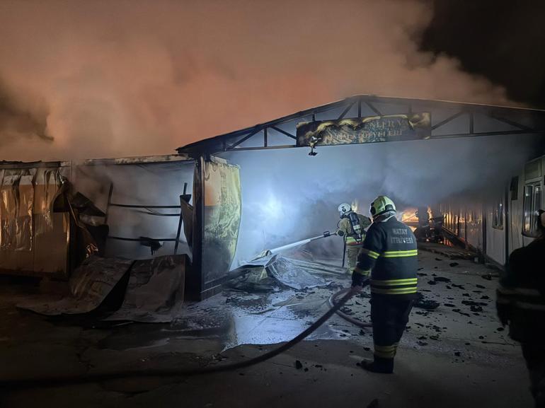 Hatayda 6 konteyner yandı