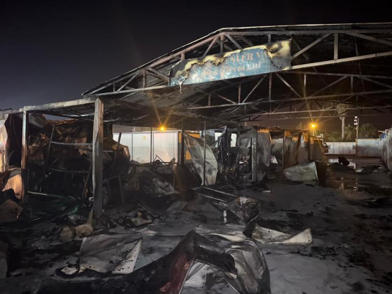 Hatayda 6 konteyner yandı