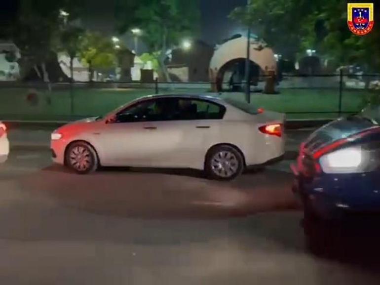 Otomobilin şaftında 17 kilo metamfetamin ele geçirildi