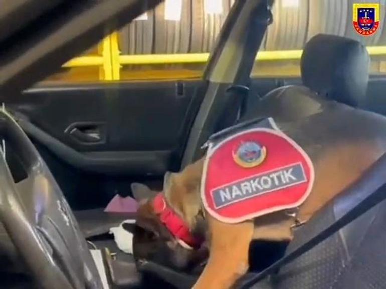 Otomobilin şaftında 17 kilo metamfetamin ele geçirildi