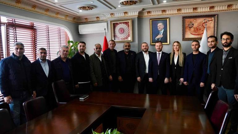 Arnavutköy’de CHPden istifa eden belediye meclis üyeleri AK Parti’ye geçti