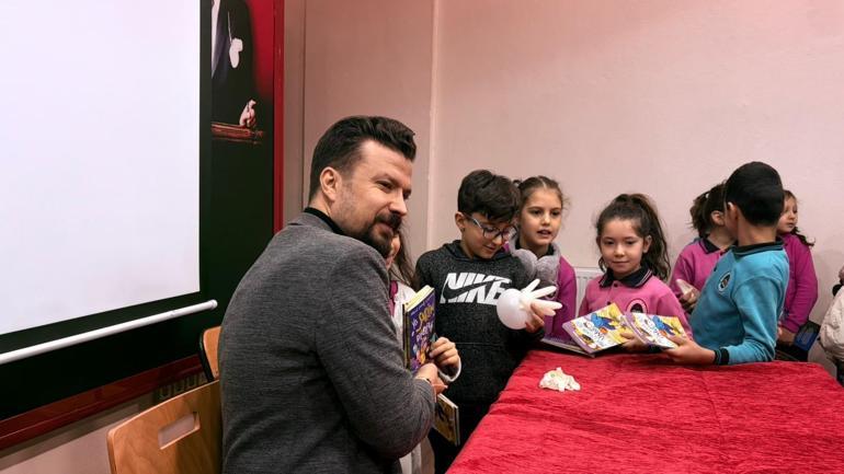 Yazar Gönen, mezun olduğu ilkokulda öğrencilerle buluştu