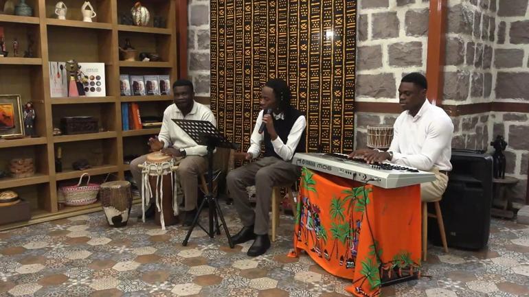 Türkiyenin Afrika Büyükelçileri, Afrika El Sanatları ve Kültür Evini ziyaret etti