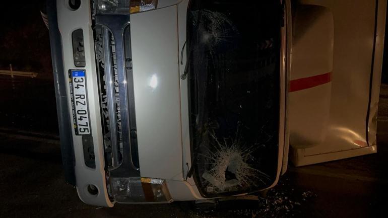 Bursada devrilen kamyonun şoförü yaralandı