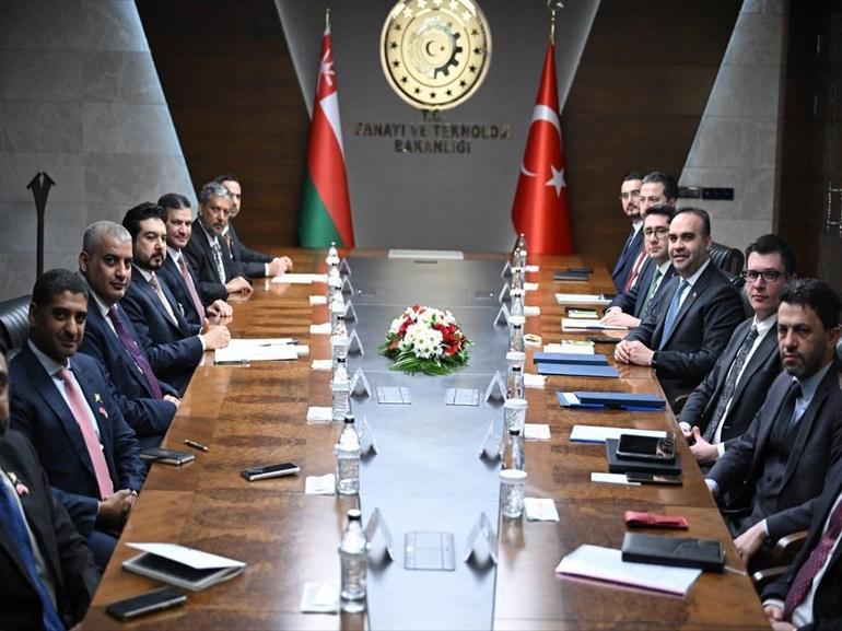 Bakan Kacır, Umman Ticaret, Sanayi ve Yatırım Teşvik Bakanı Al Yousef ile görüştü