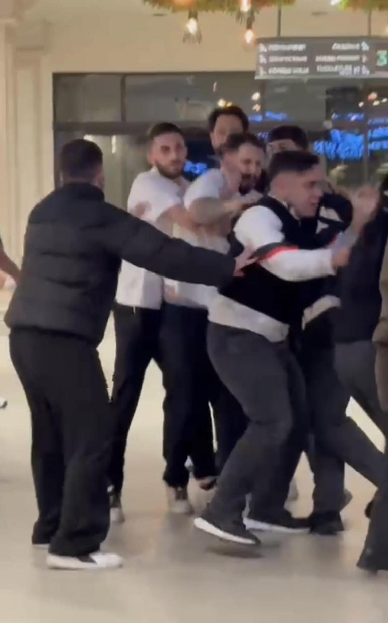 Maltepe’de AVM’de çıkan kavga kamerada