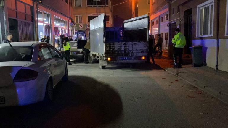 Bursada park halindeki 3 araca çarpıp kaçan kamyonetin alkollü sürücüsü, yakalandı