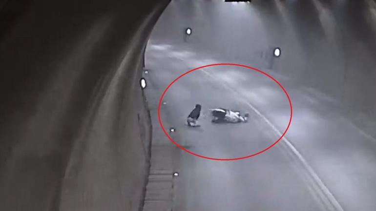 Tünelde motosikletin takla attığı kaza kamerada