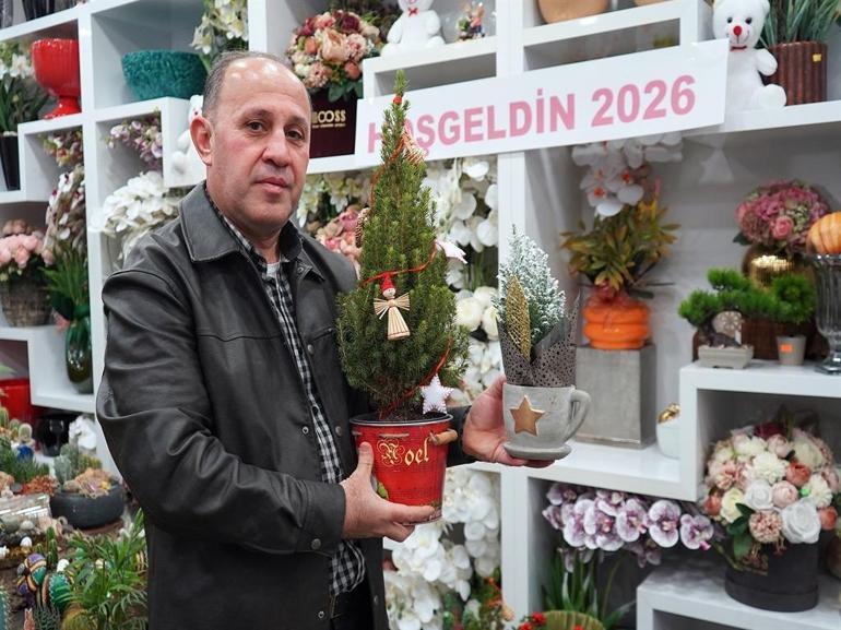 Yeni yıl sepetleri 3 bin liradan, canlı çamlar 1200 liradan alıcı buluyor