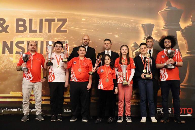 Bakan Bak’tan milli satranççılar için tebrik mesajı