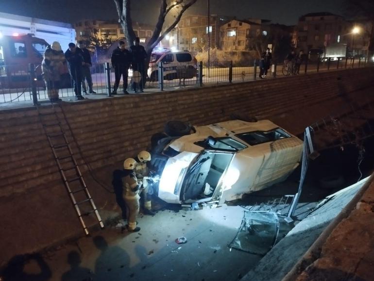 Minibüsün dere yatağına uçtuğu kaza kamerada