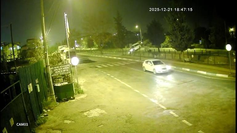 Minibüsün dere yatağına uçtuğu kaza kamerada