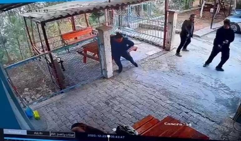 Ortaokul öğrencisi, okul müdürünü tüfekle vurdu