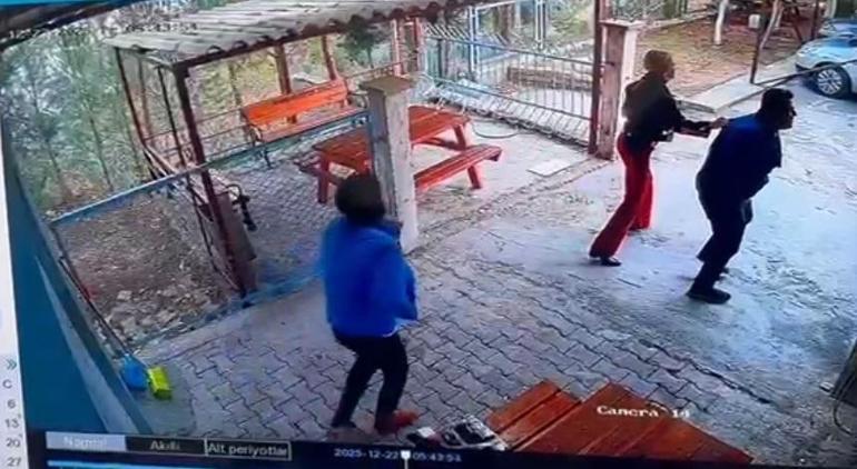 Ortaokul öğrencisi, okul müdürünü tüfekle vurdu