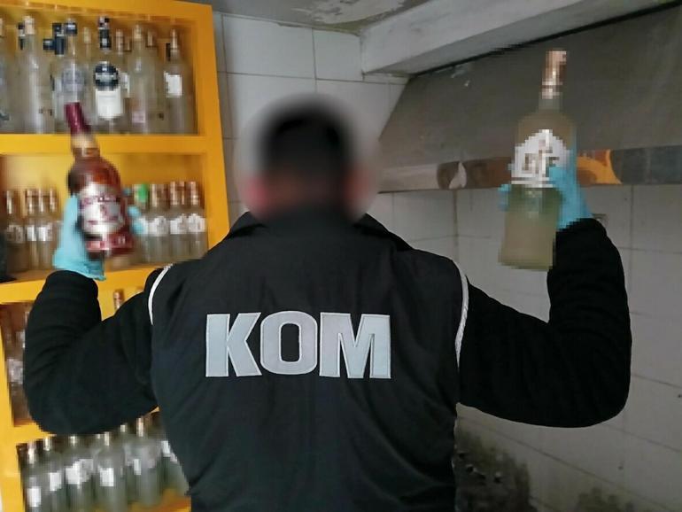 İzmirde yılbaşı öncesi sahte ve kaçak içki operasyonu; 3 tutuklama