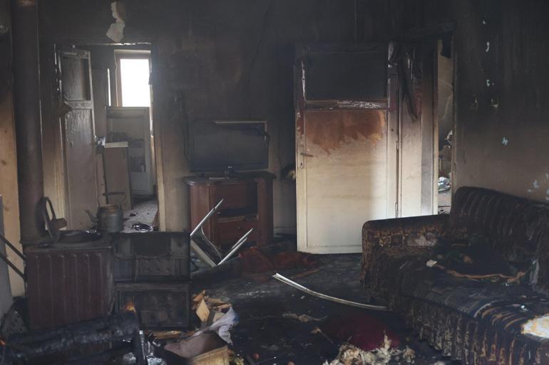 Evinde sobadan çıkan yangında öldü