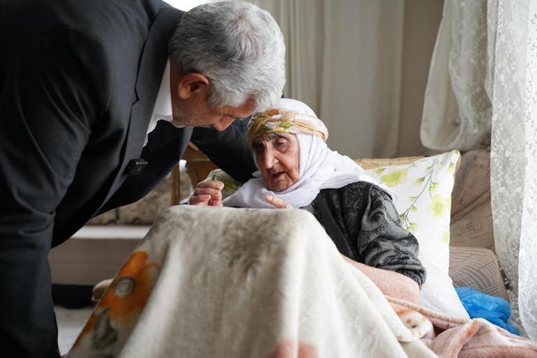 105 yaşında AK Partiye üye oldu