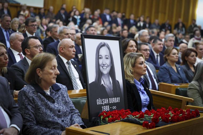 Özgür Özel: Mevcut iktidar fikren ve zikren düşmüştür