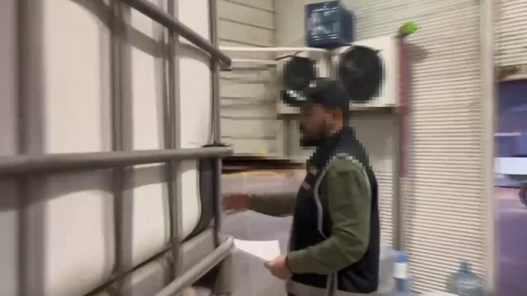 İstanbul ve Antalyada 16 ton sahte alkol ele geçirildi; 5 gözaltı