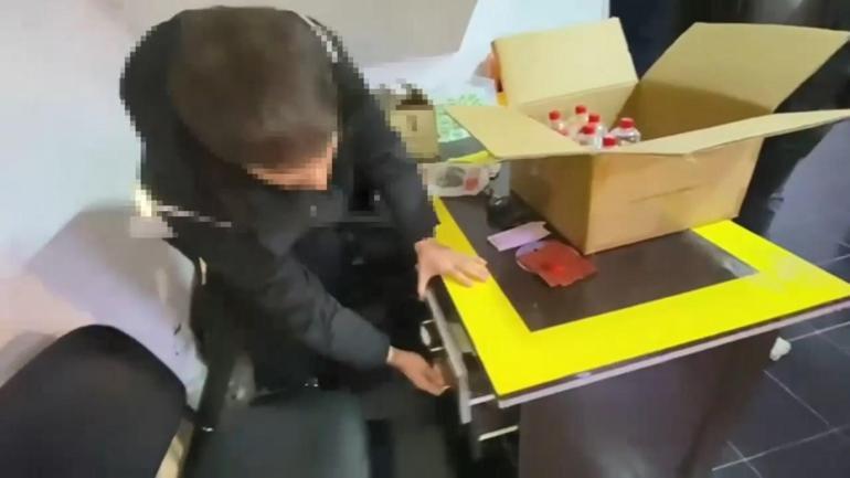 İstanbul ve Antalyada 16 ton sahte alkol ele geçirildi; 5 gözaltı