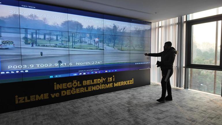 İçinde 40 bin lira olan çanta, belediye kameralarından tespit edilen sahibine teslim edildi