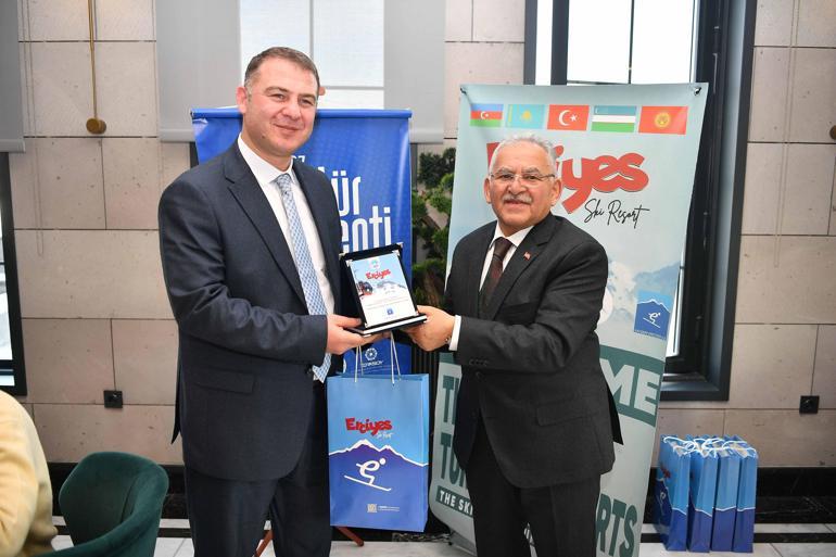 Türk Kayak Merkezleri Birliği’nin toplantısı Erciyes’te yapıldı