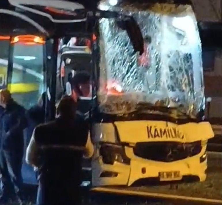 Yolcu otobüsü ile midibüs çarpıştı; 1 yaralı