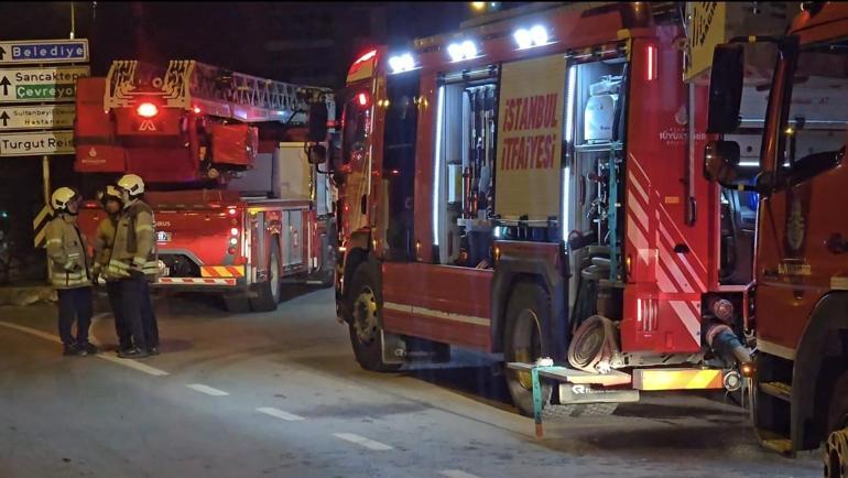 Sultanbeylide boya kaporta dükkanında yangın; 4 araç zarar gördü