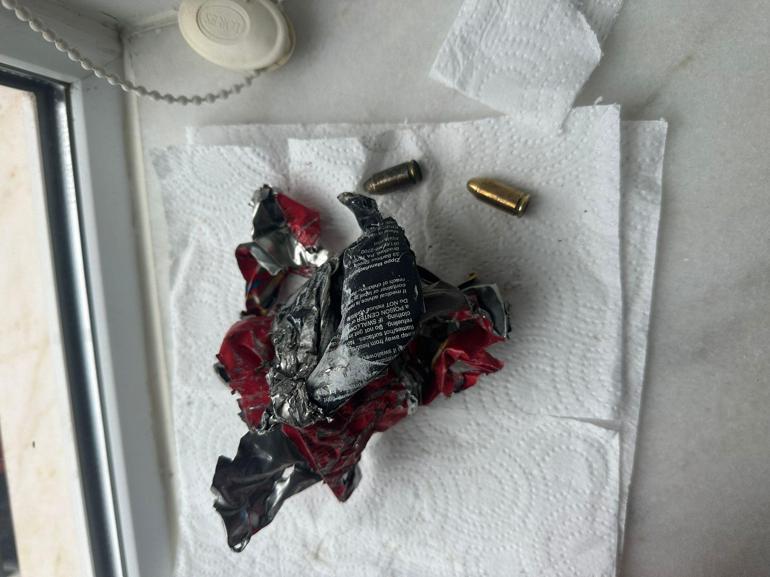 Şilede oğlunun borcu için babasını tehdit edip iş yerine patlayıcı atan şüpheliler yakalandı