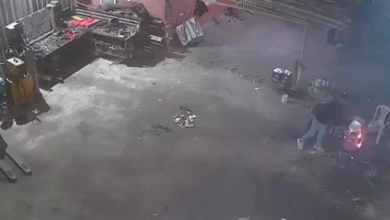 Isınmak için yaktığı ateş sönmesin diye tiner dökünce yaralandı