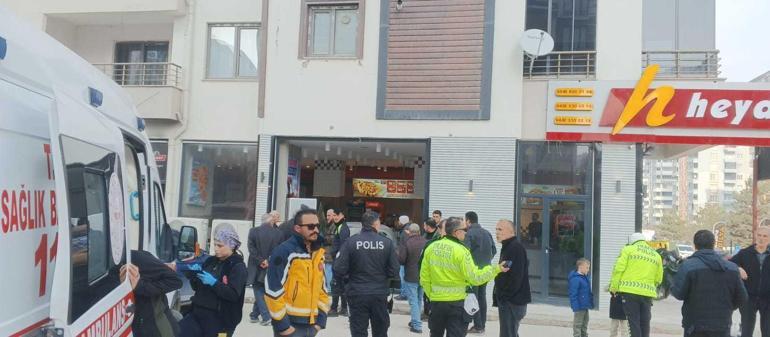 Otomobil döner salonuna girdi; o anlar kamerada