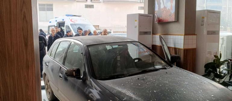 Otomobil döner salonuna girdi; o anlar kamerada