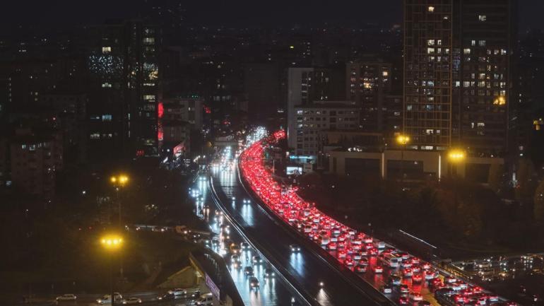 İstanbulda trafik yoğunluğu yüzde 90a ulaştı
