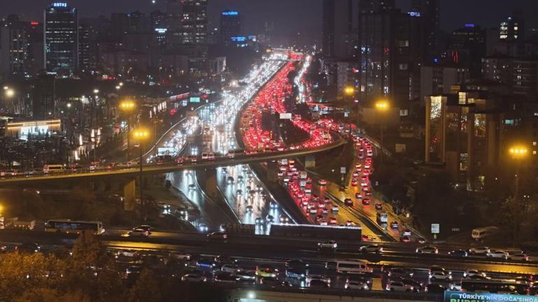 İstanbulda trafik yoğunluğu yüzde 90a ulaştı