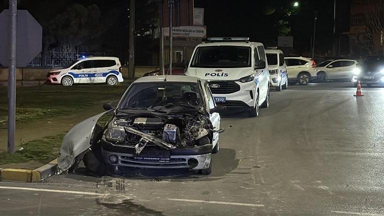Otomobil ile çarpışan ambulans devrildi; 3 sağlık personeli yaralı