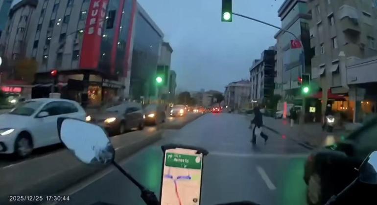 Maltepede kırmızı ışıkta caddeden karşıya geçen yayaya motosiklet çarptı