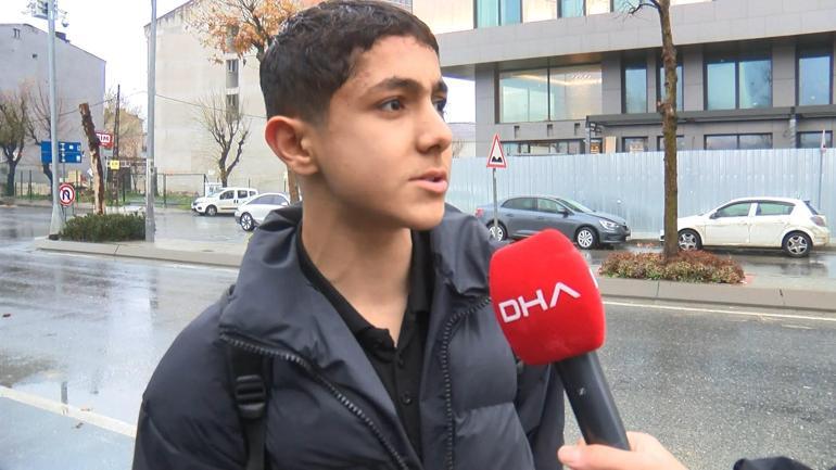 Arnavutköyde okul çıkışı otostopla eve giden öğrencilerden otobüs seferlerinin artırılması talebi