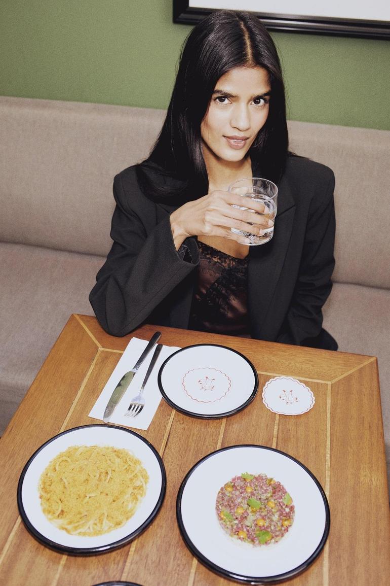 DeFacto yılbaşında moda ve gastronomiyi aynı masada buluşturuyor