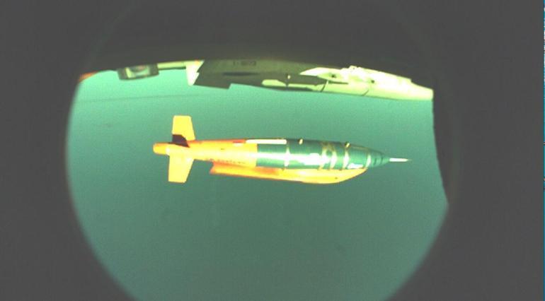 F-16dan atılan ASELSAN KGK-84 Kanatlı Güdüm Kiti, hedefi tam isabetle vurdu