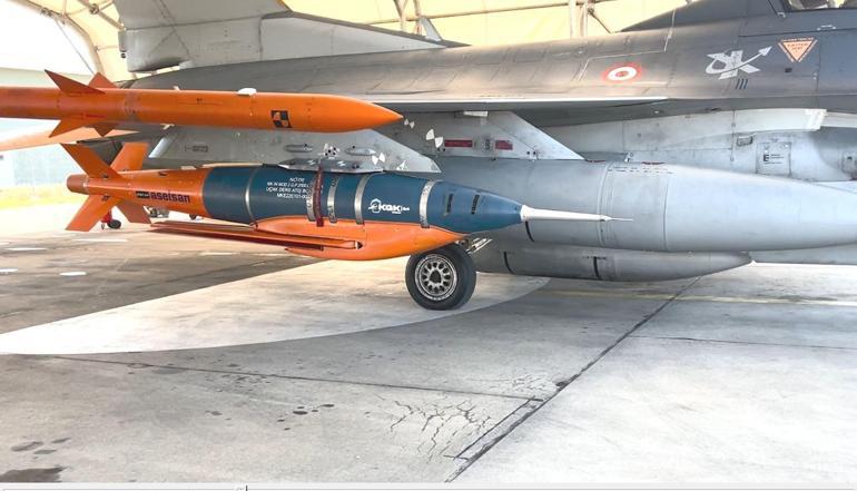 F-16dan atılan ASELSAN KGK-84 Kanatlı Güdüm Kiti, hedefi tam isabetle vurdu