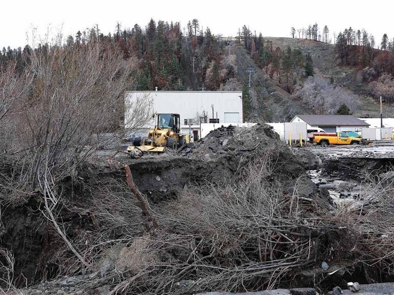 California’da fırtına ve sel nedeniyle 3 kişi hayatını kaybetti