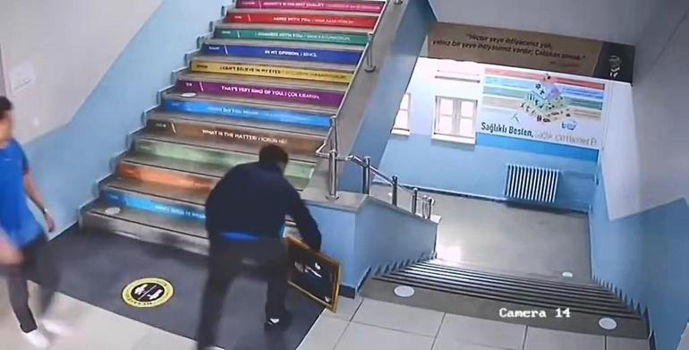 Lisede öğrencilerin Atatürk hassasiyeti