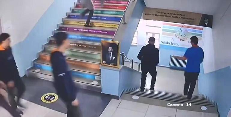 Lisede öğrencilerin Atatürk hassasiyeti