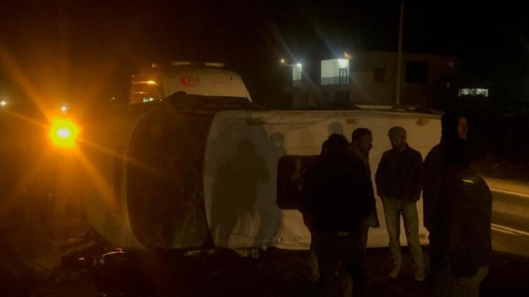 Diyarbakır’da işçi servisi minibüsü devrildi: 16 yaralı